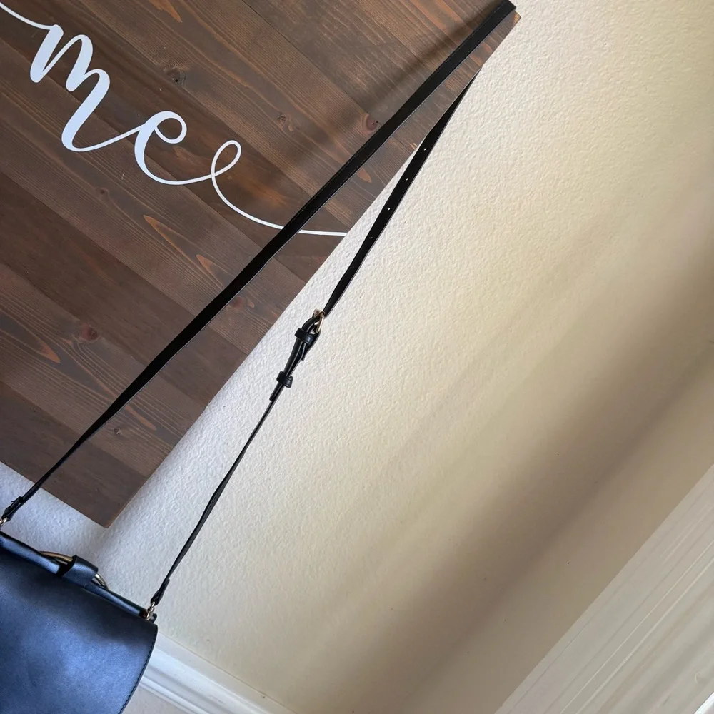 MADISON WEST Elegant Black Leather Handbag with Gold Hoop Handle - Picture 7 of 7